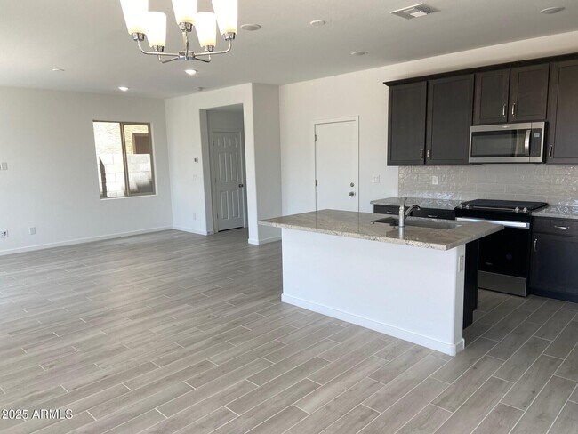 Foto del edificio - 2174 N Marketside Ave