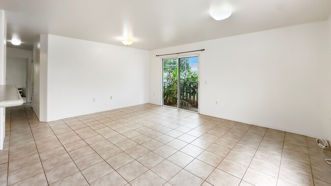 Foto del edificio - Gated Townhome  Ground Floor 3bdrm/2bath M...