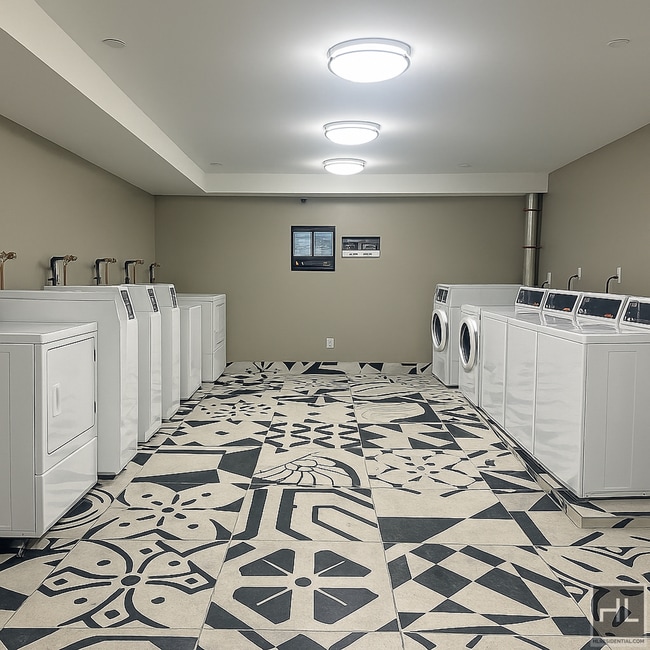 Building Photo - BRUCKNER BOULEVARD