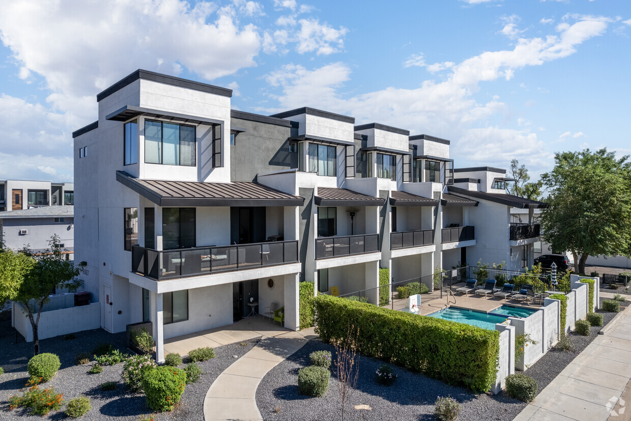 Primary Photo - Old Town South Condominiums