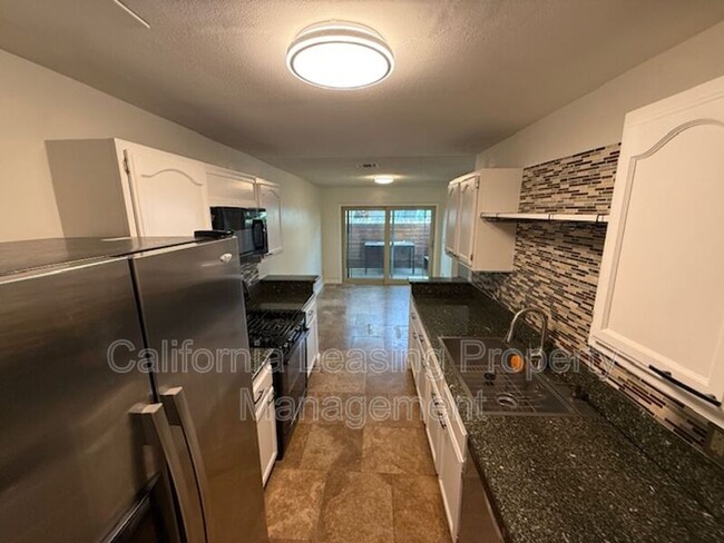 Foto del edificio - 10141 Arleta Ave