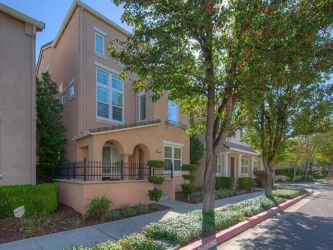 Foto del edificio - 2168 Wellington Dr