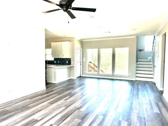 Foto del edificio - 915 Oak Grove