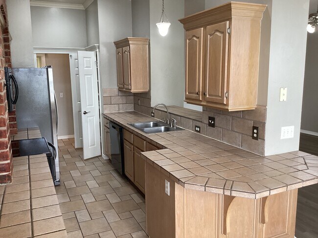 Building Photo - 17533 Zinc Dr