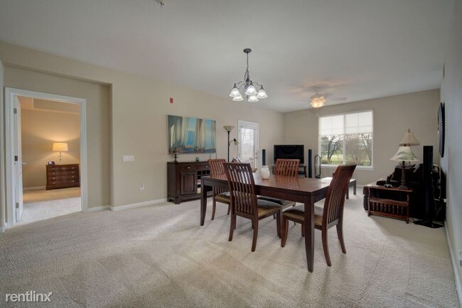 Building Photo - 1550 Topanga Ln
