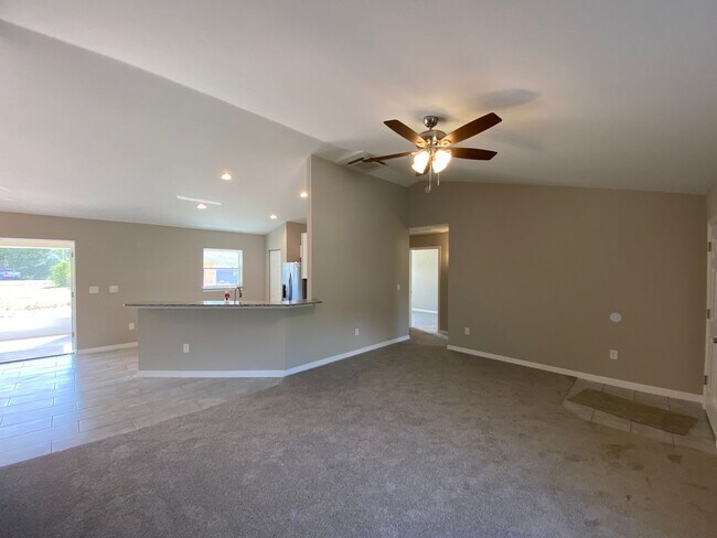 Foto del edificio - Desirable SE Ocala Neighborhood 3/2/2 *WON'T LAST*