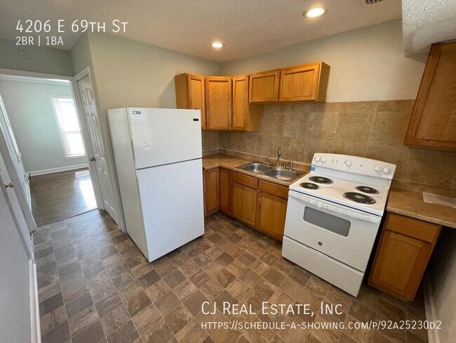 Building Photo - 4206 E 69th St