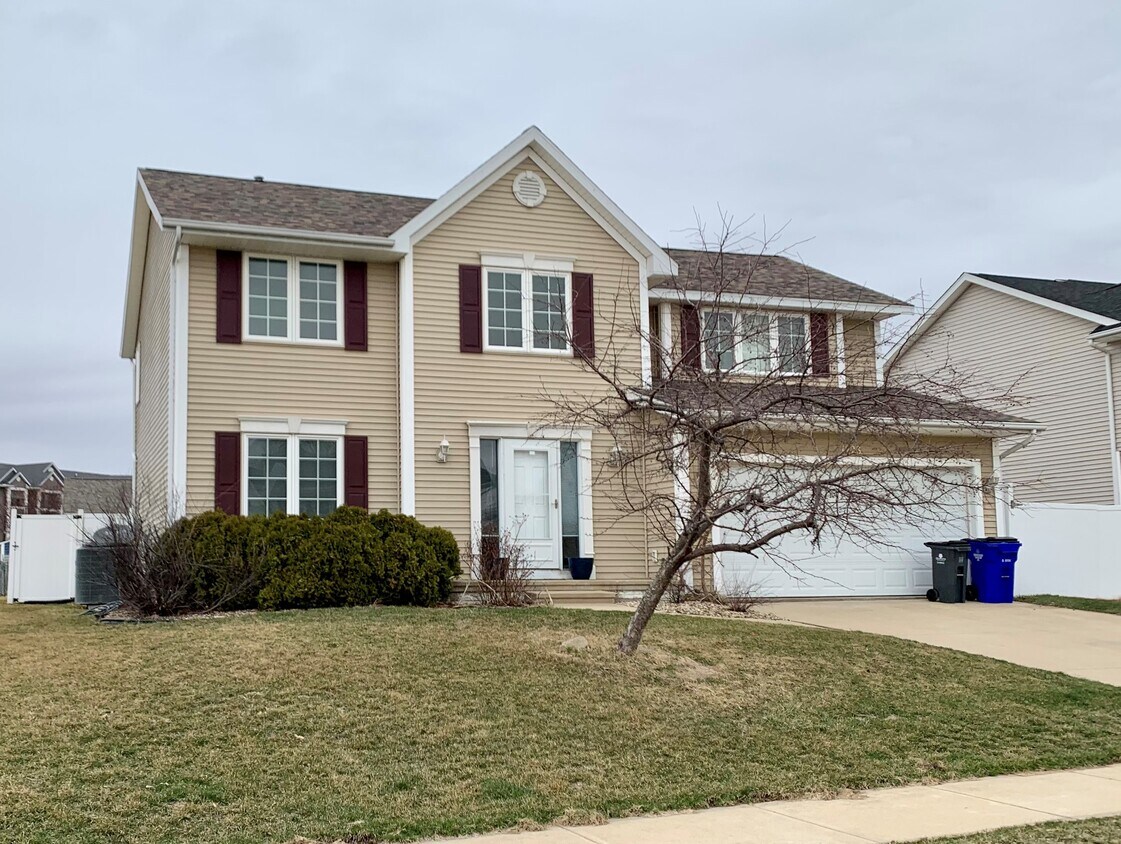 Foto principal - 1228 Rolling Creek Dr NE