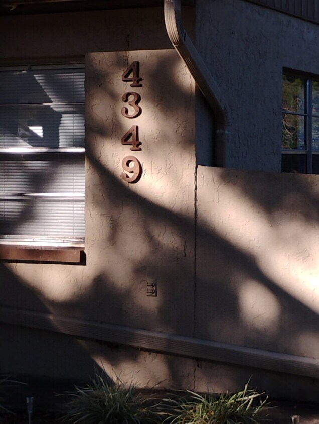 Foto principal - Cute 2 Bedroom, 1 Bathroom home For Rent