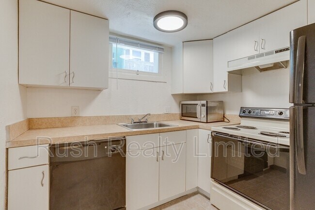 Foto del edificio - 3703 S Sherman St