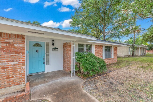 Foto del edificio - 3 Bed, 2 Bath Home for February Move In