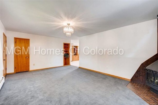 Foto del edificio - SW Denver 5 Bedroom Home
