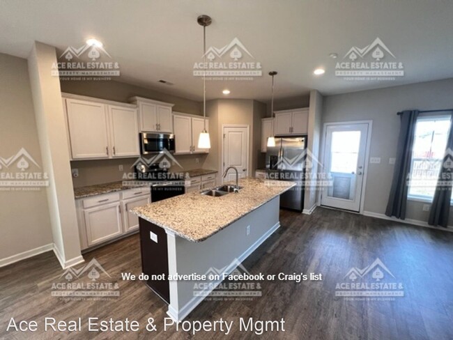Foto del edificio - 4 br, 2.5 bath House - 2350 Spinning Wheel...