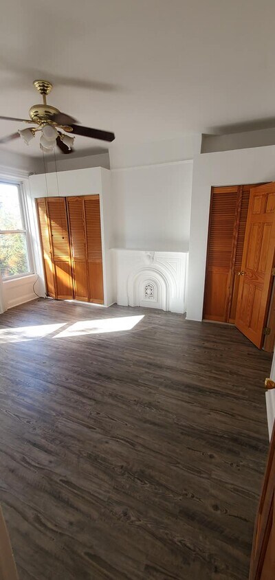 Primary Photo - 270 Monroe St