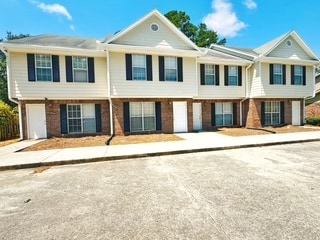 Building Photo - 326 Leafmore Rd SW