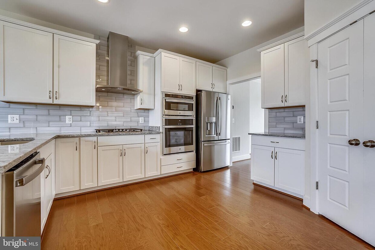 Foto principal - 10217 Travilah Grove Cir