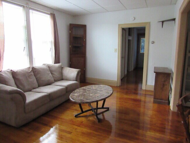 Building Photo - 363 apt 1-2 S. 6th St.