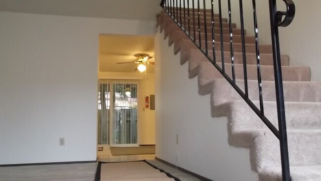 Building Photo - 1225 W Casino Rd