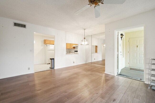 Foto del edificio - 801 Sky Pine Way