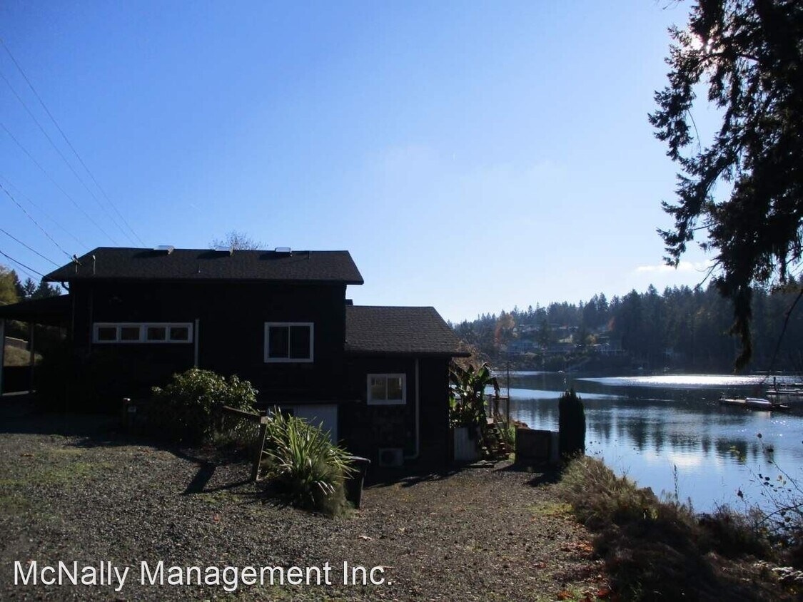 Primary Photo - 2 br, 2.5 bath House - 3720 East Bay Drive