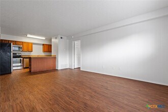 Building Photo - 205 Craddock Ave