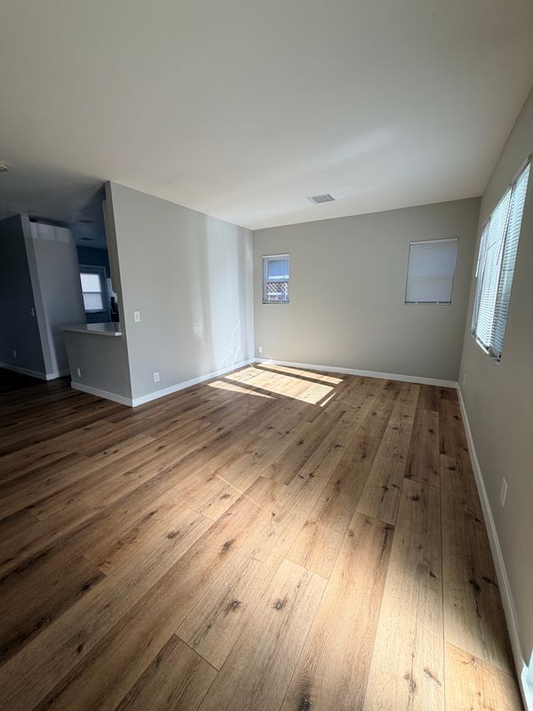 Building Photo - 4033 Linwood Pl