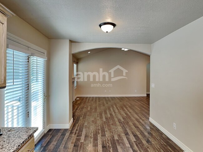 Foto del edificio - 7585 S 2050 E