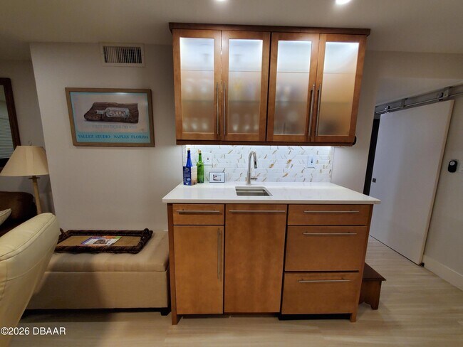 Foto del edificio - 1571 S Atlantic Ave