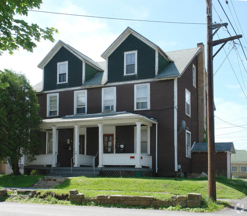 Foto principal - 210-212 Clearfield St