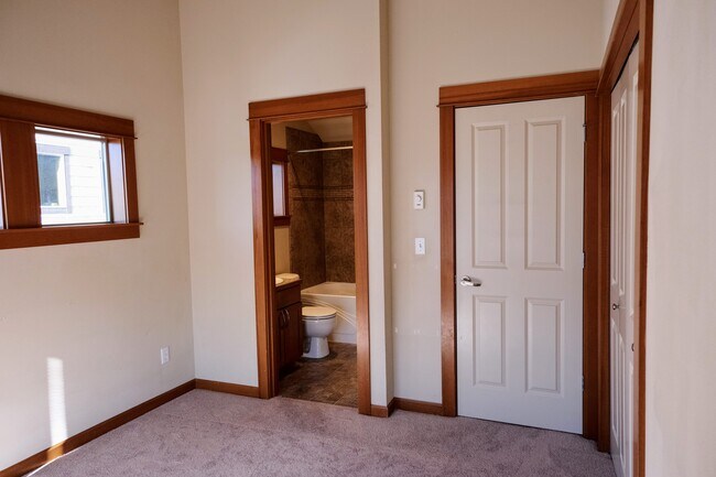 Second upstairs master to bathroom - 1741 25th Avenue South