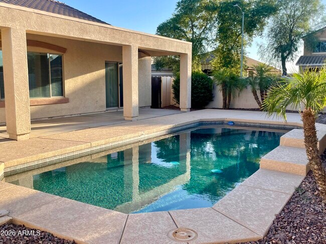 Foto del edificio - 17456 W Ashley Dr