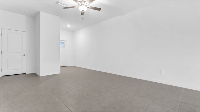 Building Photo - Brand NEW Beautiful 3/2.5 Townhouse