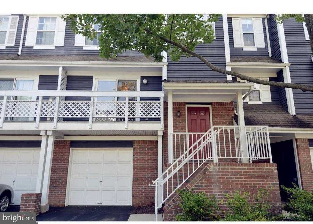 Foto principal - 53 E Shrewsbury Pl