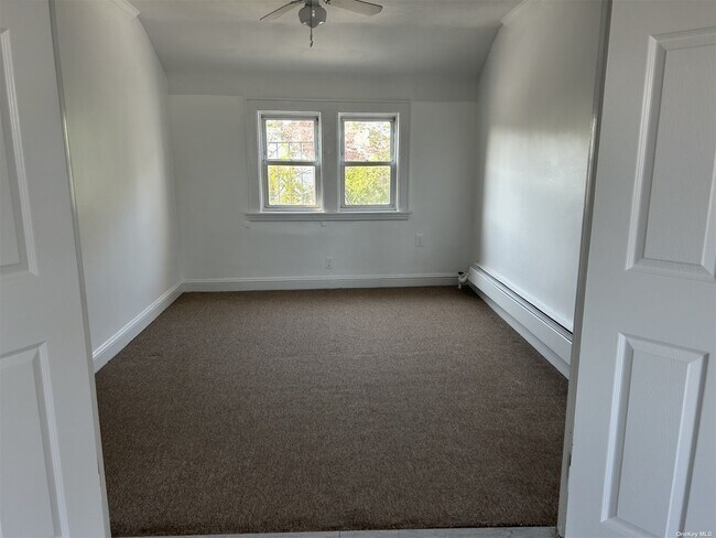 Building Photo - 639 Willis Ave