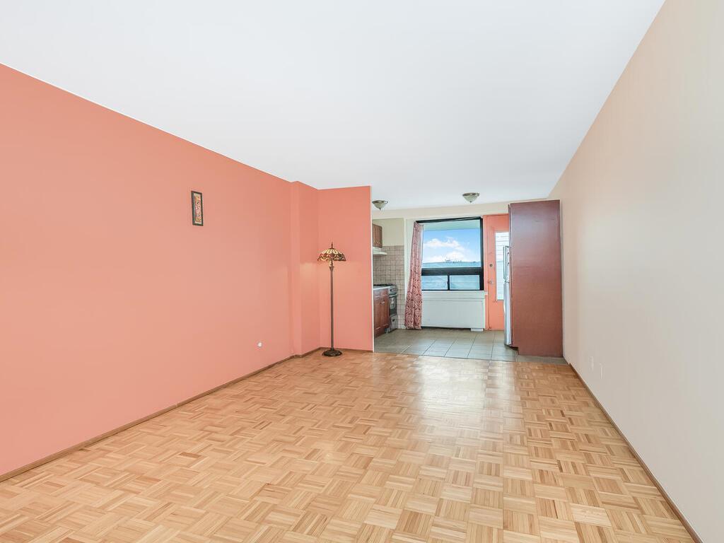 Foto principal - 4705 Henry Hudson Pkwy W