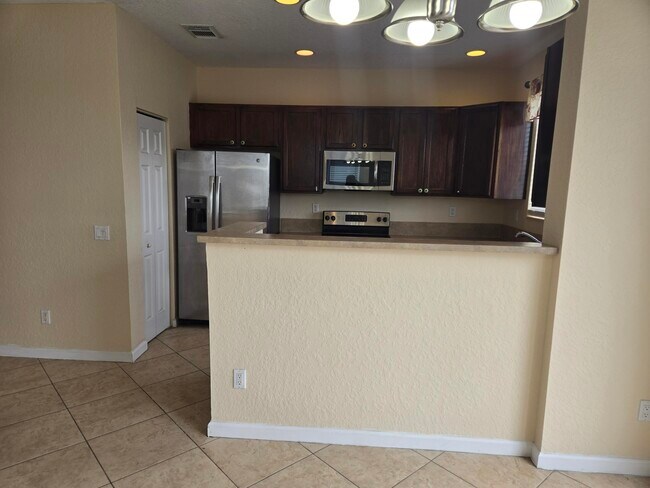 Building Photo - 3141 Laurel Ridge Cir