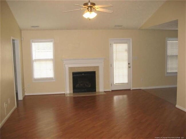 Building Photo - 1525 Kershaw Loop