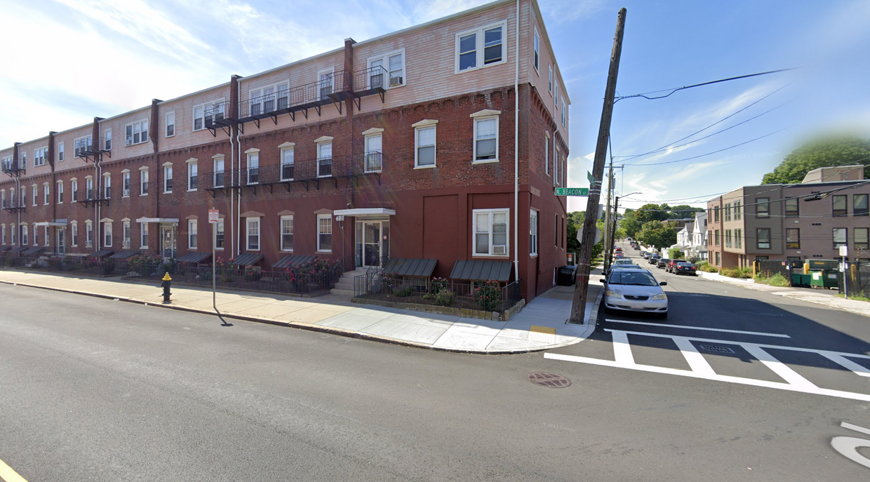 Foto del edificio - 180 North Beacon St