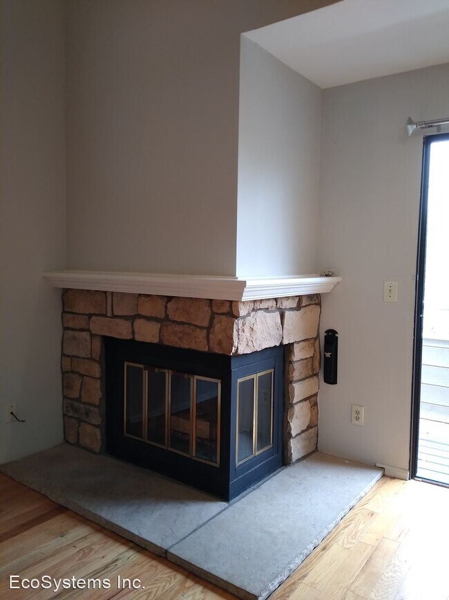 Building Photo - 3 br, 3.5 bath House - 8799 W Cornell Ave #5