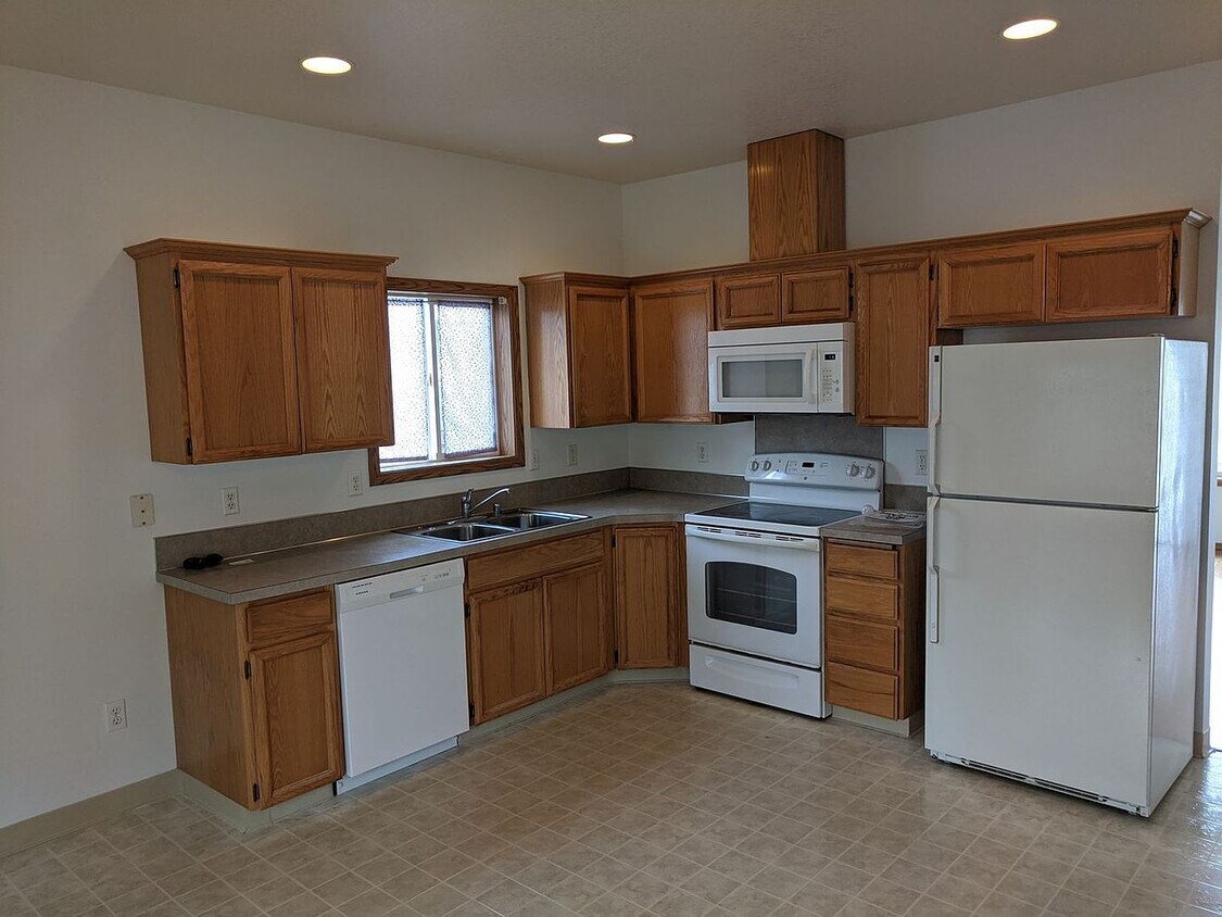 27 Westover St, Pittsfield, MA 01201 House Rental in Pittsfield, MA