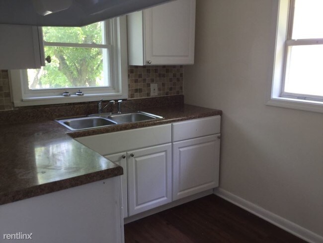 Building Photo - 4212 Ivy Ave