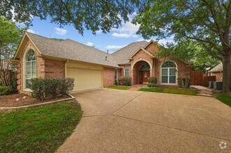Building Photo - 2413 Oak Brook Dr