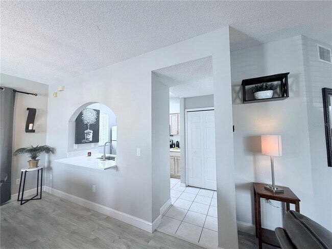 Foto del edificio - 18120 Paradise Point Dr