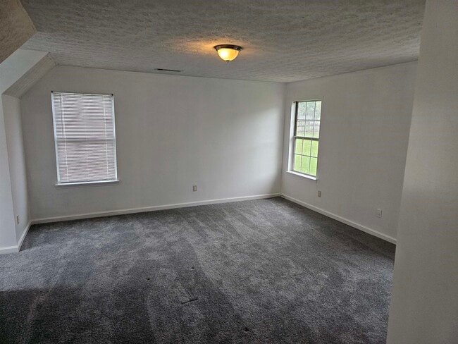 Building Photo - 8495 Glendevon Ct