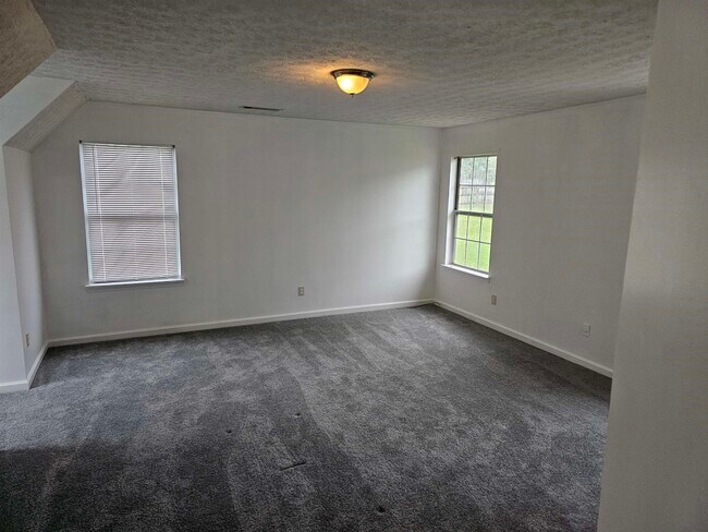 Foto del edificio - 8495 Glendevon Ct