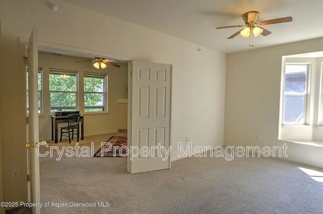 Building Photo - 2701 Midland Ave