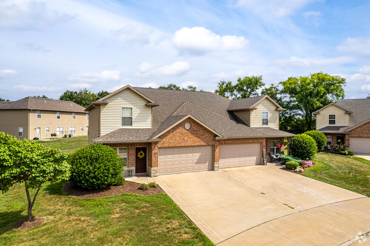 Primary Photo - Jenne Hill Townhomes