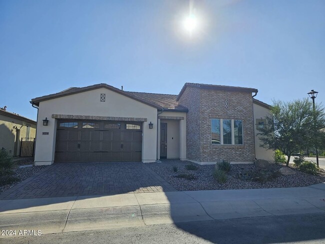 Building Photo - 479 E Watermelon Ln