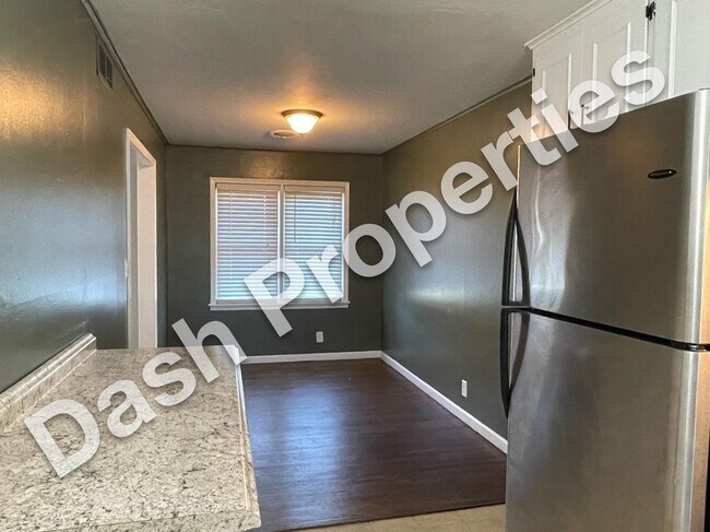 Foto del edificio - 5809 E 21st St