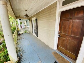 Building Photo - 1103 E 33rd St